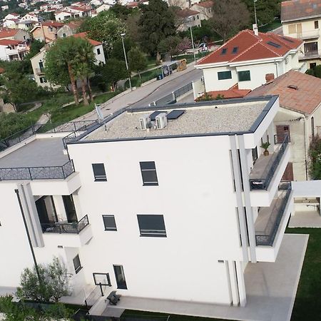 Apartmani Le-Lu Kastela Dış mekan fotoğraf