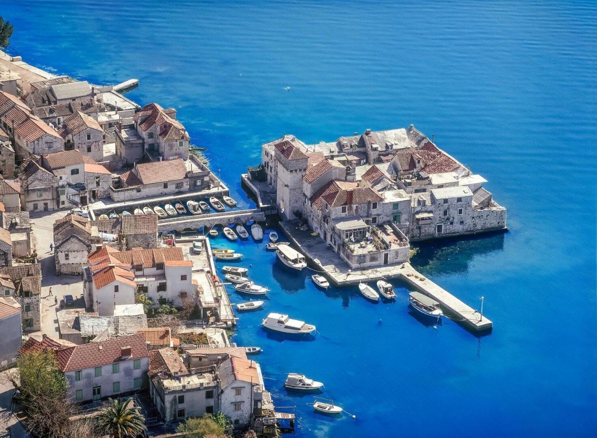 Apartmani Le-Lu Kastela Dış mekan fotoğraf