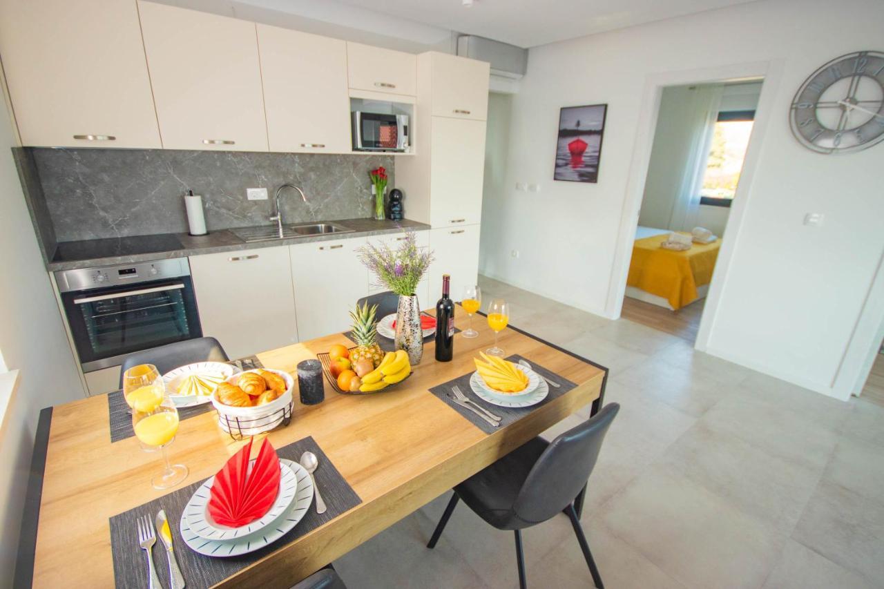 Apartmani Le-Lu Kastela Dış mekan fotoğraf